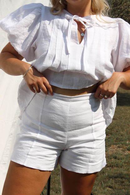 Paloma Shorts in White