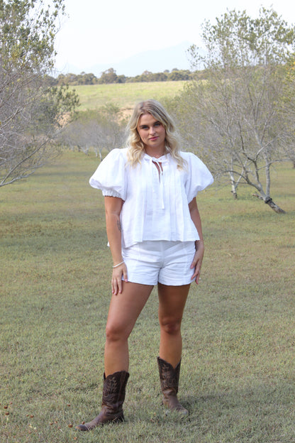 Paloma Shorts in White