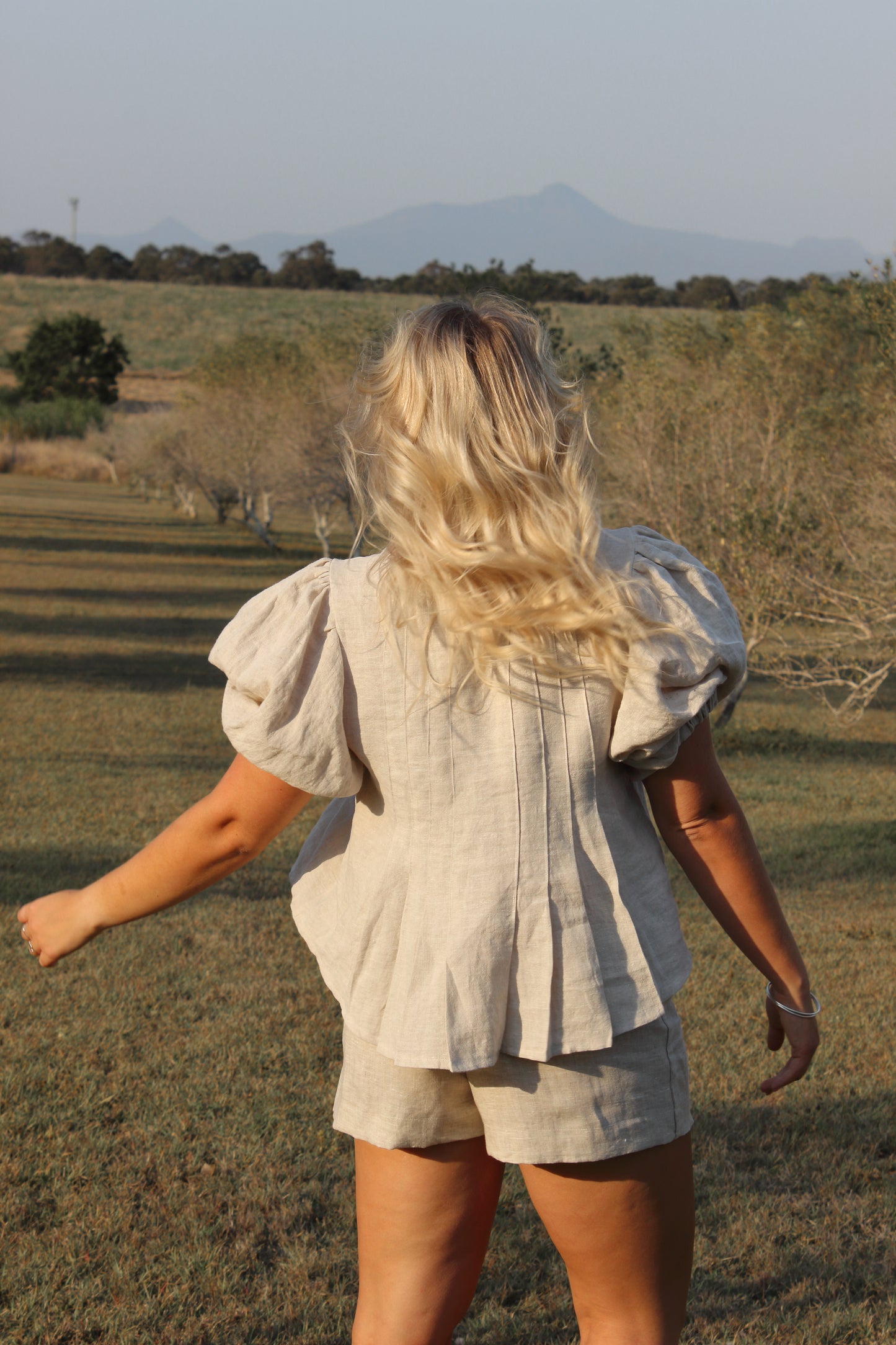 Paloma Shorts in Oat